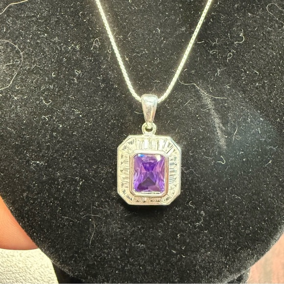 Avon Sterling Silver amethyst colored Pendant Necklace with baguette accents - Picture 7 of 7